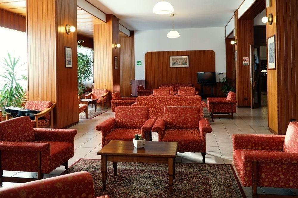 Family Hotel Como Rivisondoli Eksteriør billede