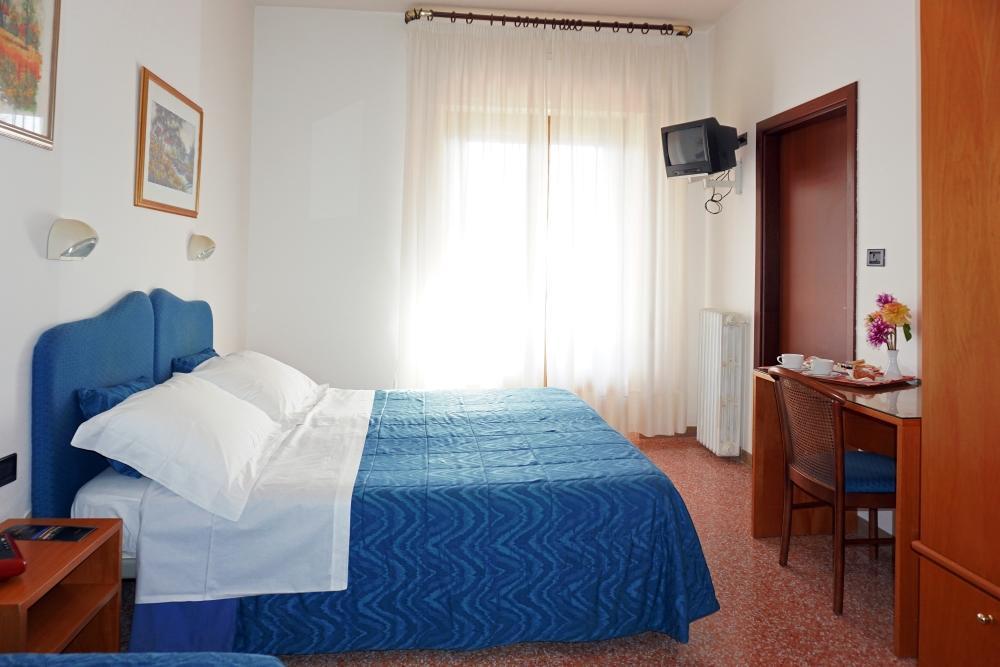 Family Hotel Como Rivisondoli Eksteriør billede